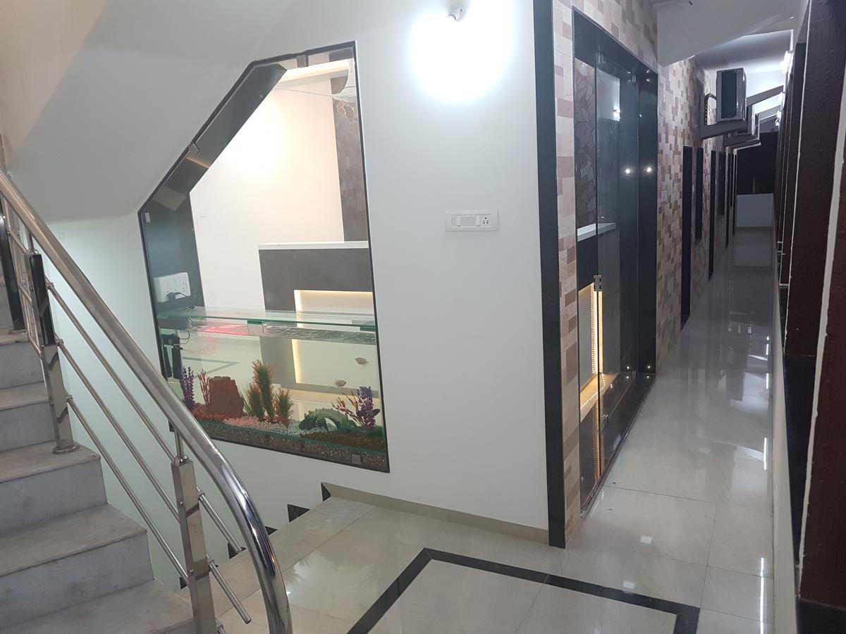 ראג'קוט Nova Hotel Star Palace מראה חיצוני תמונה