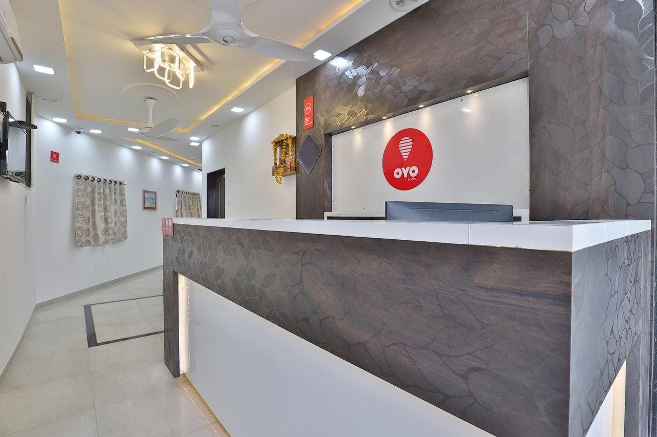 ראג'קוט Nova Hotel Star Palace מראה חיצוני תמונה