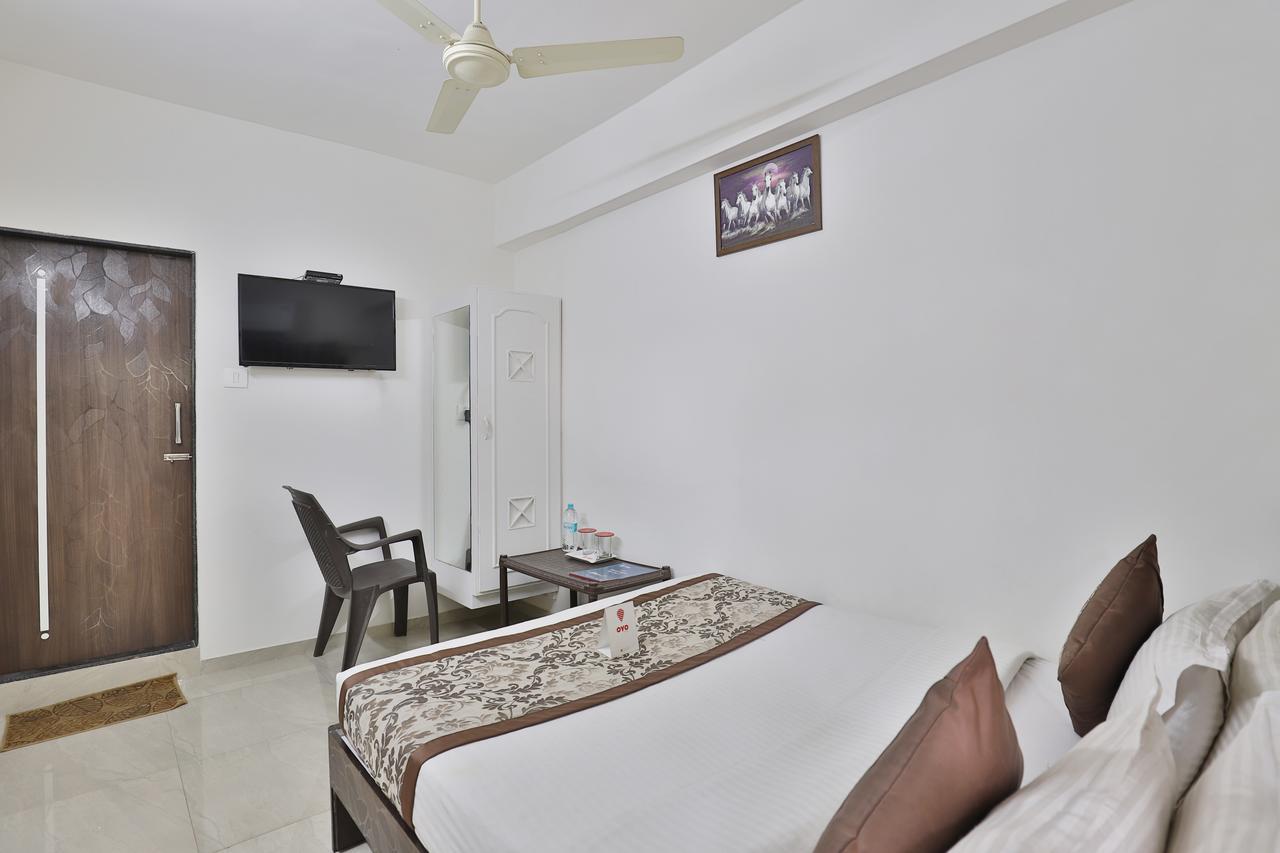 ראג'קוט Nova Hotel Star Palace מראה חיצוני תמונה