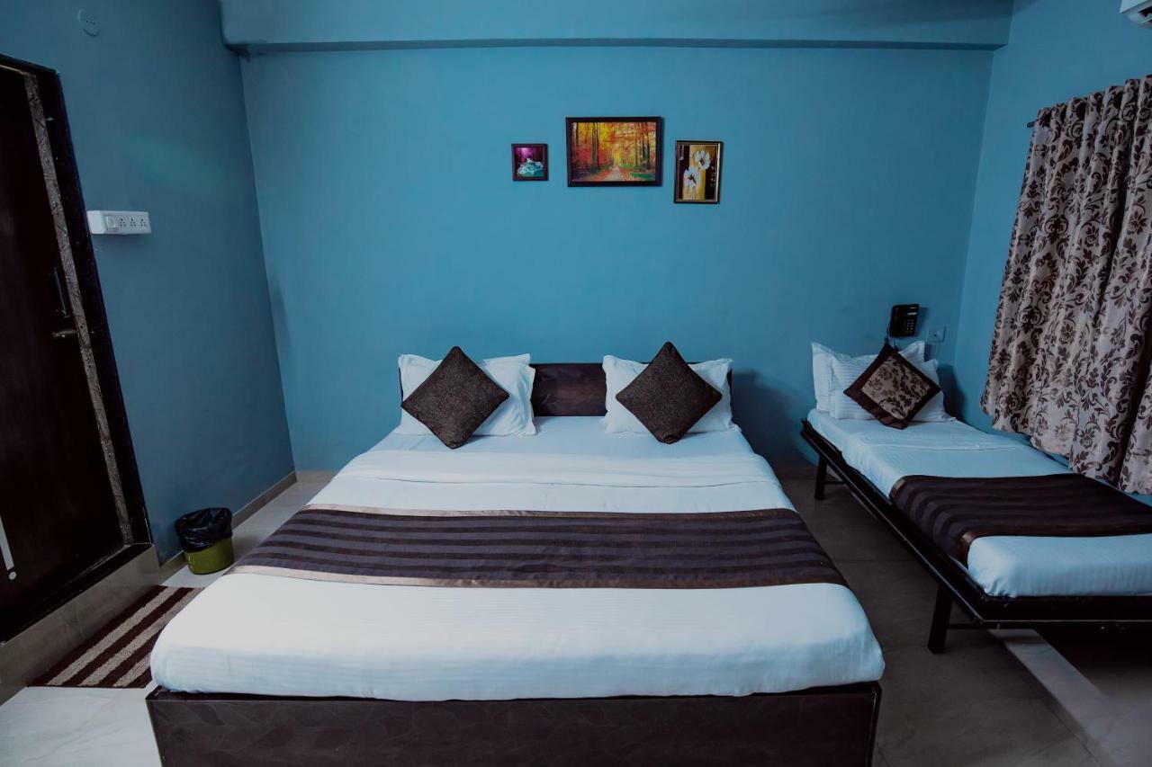 ראג'קוט Nova Hotel Star Palace מראה חיצוני תמונה