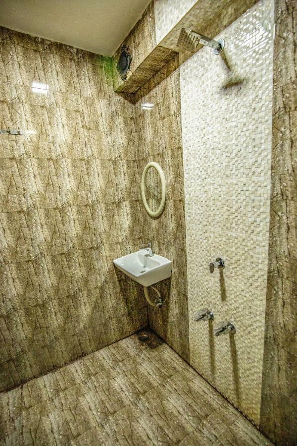 ראג'קוט Nova Hotel Star Palace מראה חיצוני תמונה